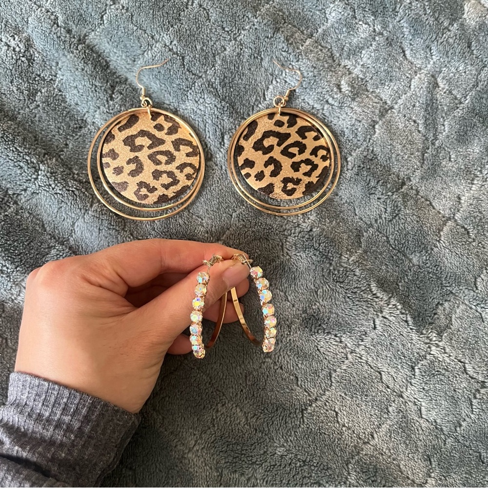 Y2K Gold Tone Leopard Print Hoop Earrings Iridescent Rhinestone Hoop Set 2 Pairs
